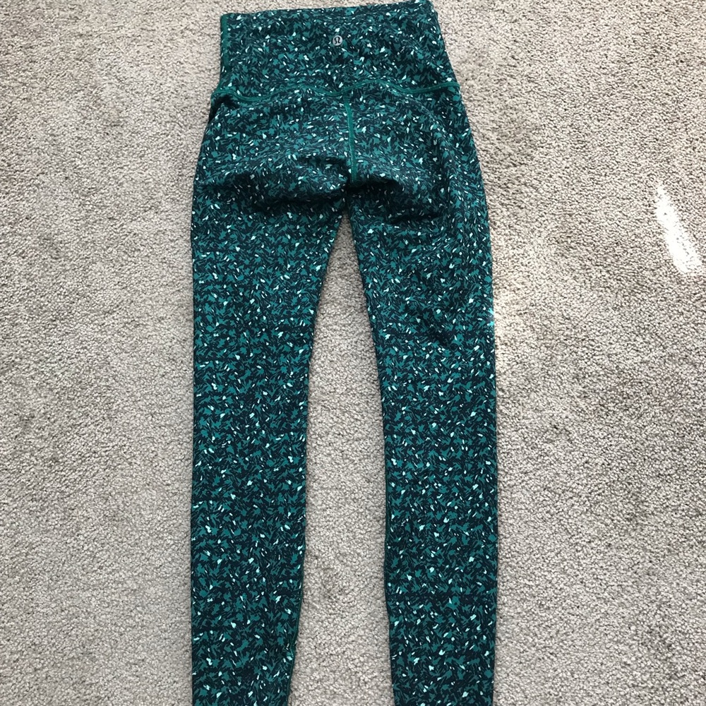 Lululemon extreme leggings high waist size 4